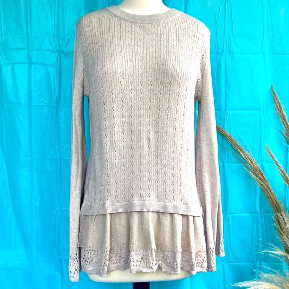 LC Lauren Conrad Eyelet Tulle Trim Sweater size M - Picture 2 of 8